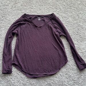 AMERICAN EAGLE- Long Sleeve Purple Top